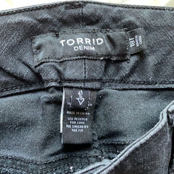 Torrid Black 3 Button Jeans - Picture 2 of 5